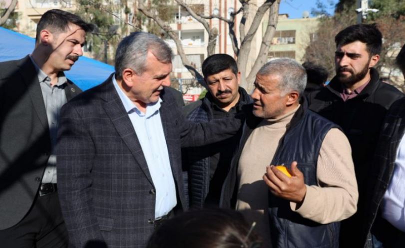 Başkan Beyazgül’den Depremzedelere Ziyaret