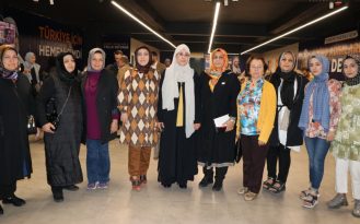 YAZMACI, VATANDAŞLARLA KUCAKLAŞMAYA DEVAM EDİYOR
