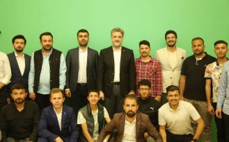 EMİN ÖNEN, HER ZAMAN GENÇLİĞİN YANINDA